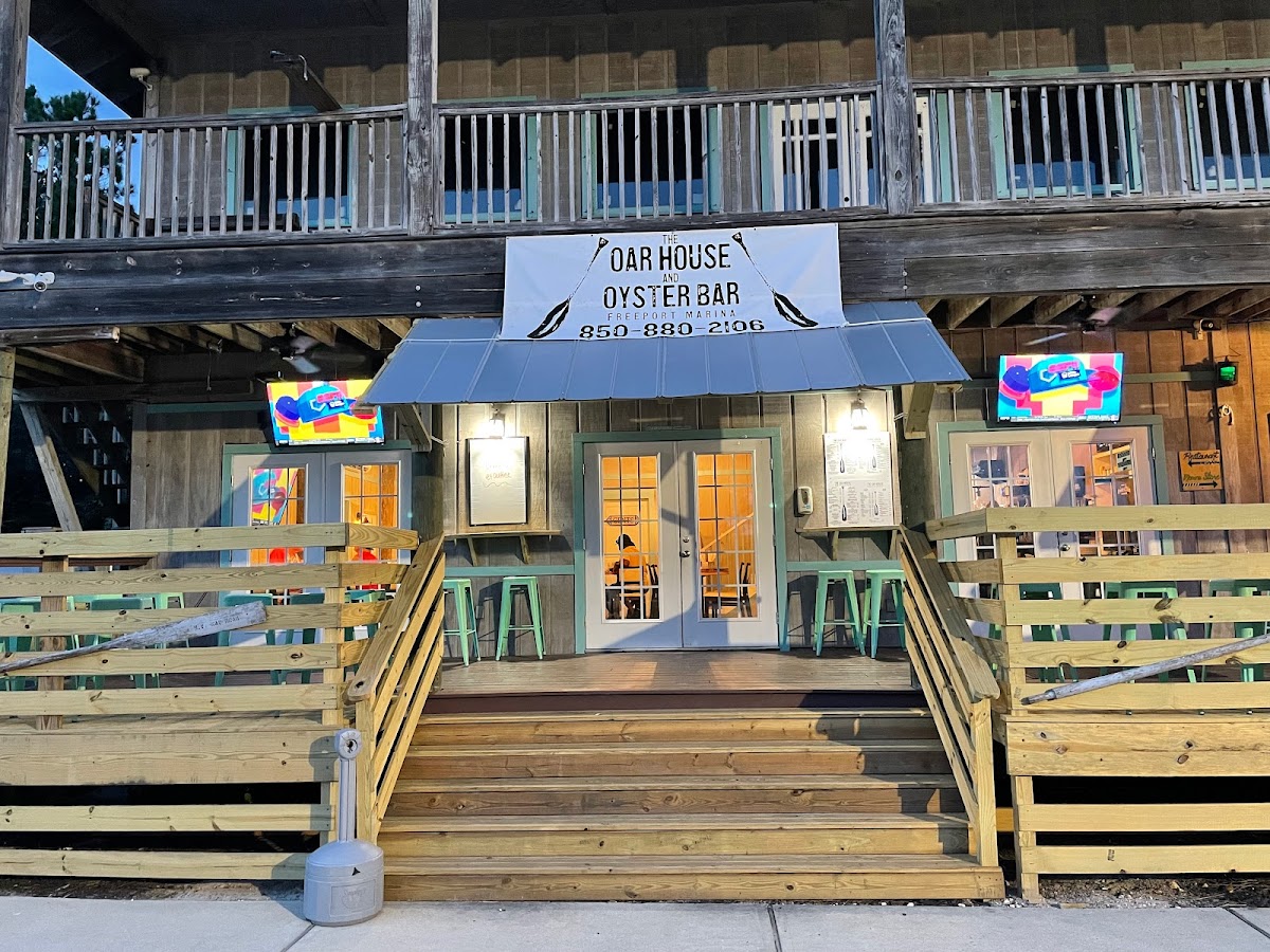 Oar House Pub and Oyster Bar